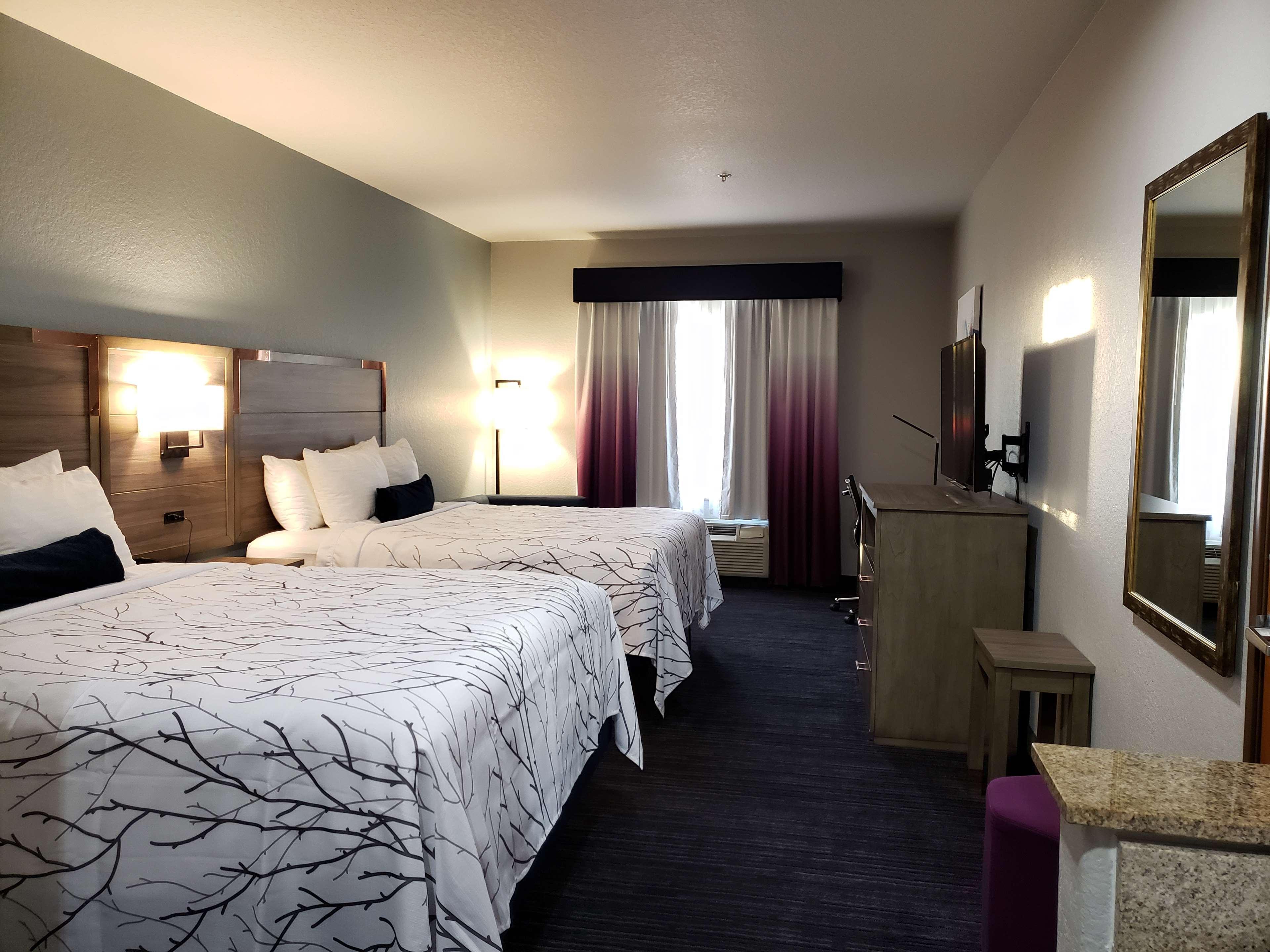 Best Western Plus San Antonio East Inn & Suites Exterior photo