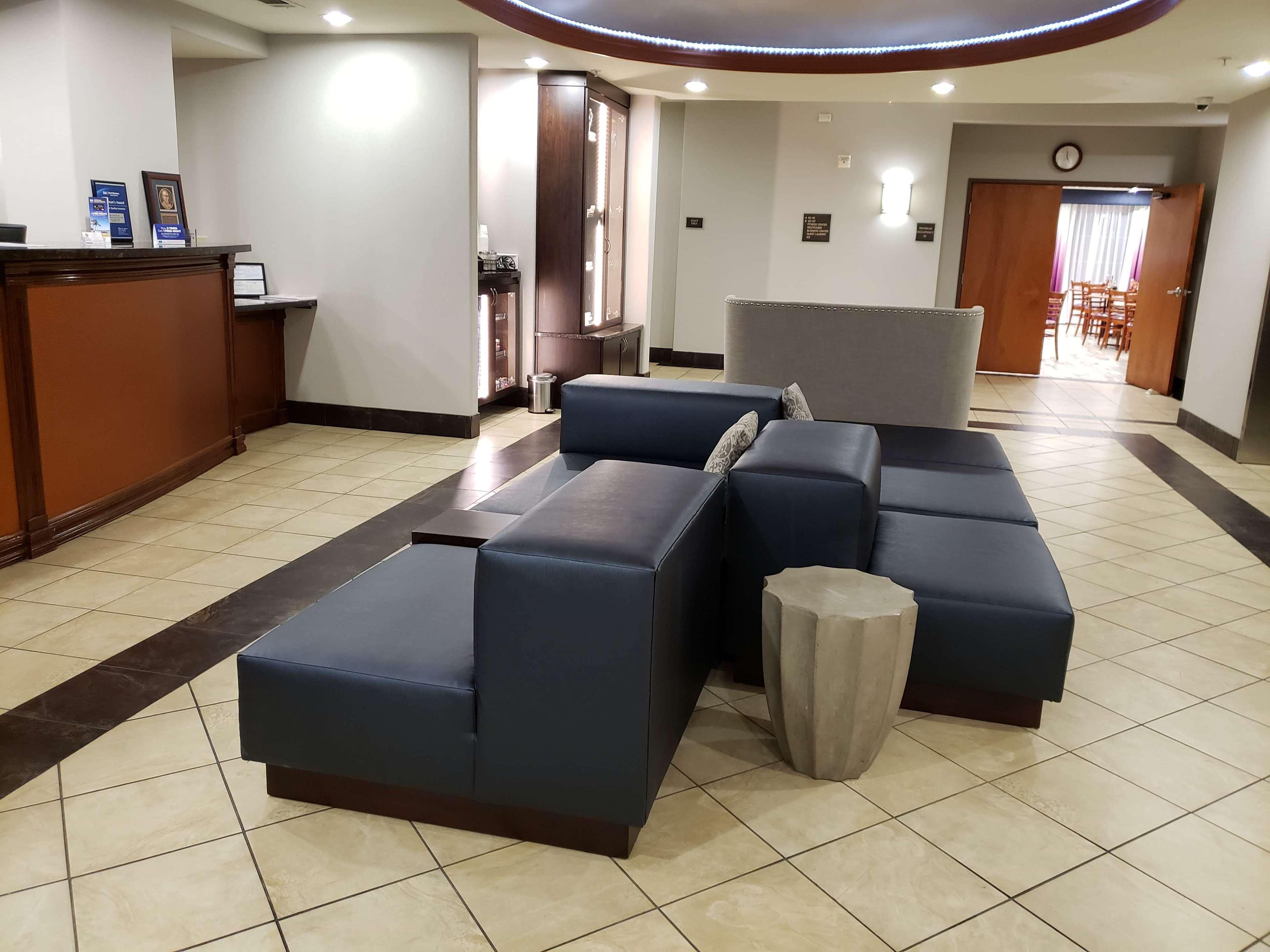 Best Western Plus San Antonio East Inn & Suites Exterior photo